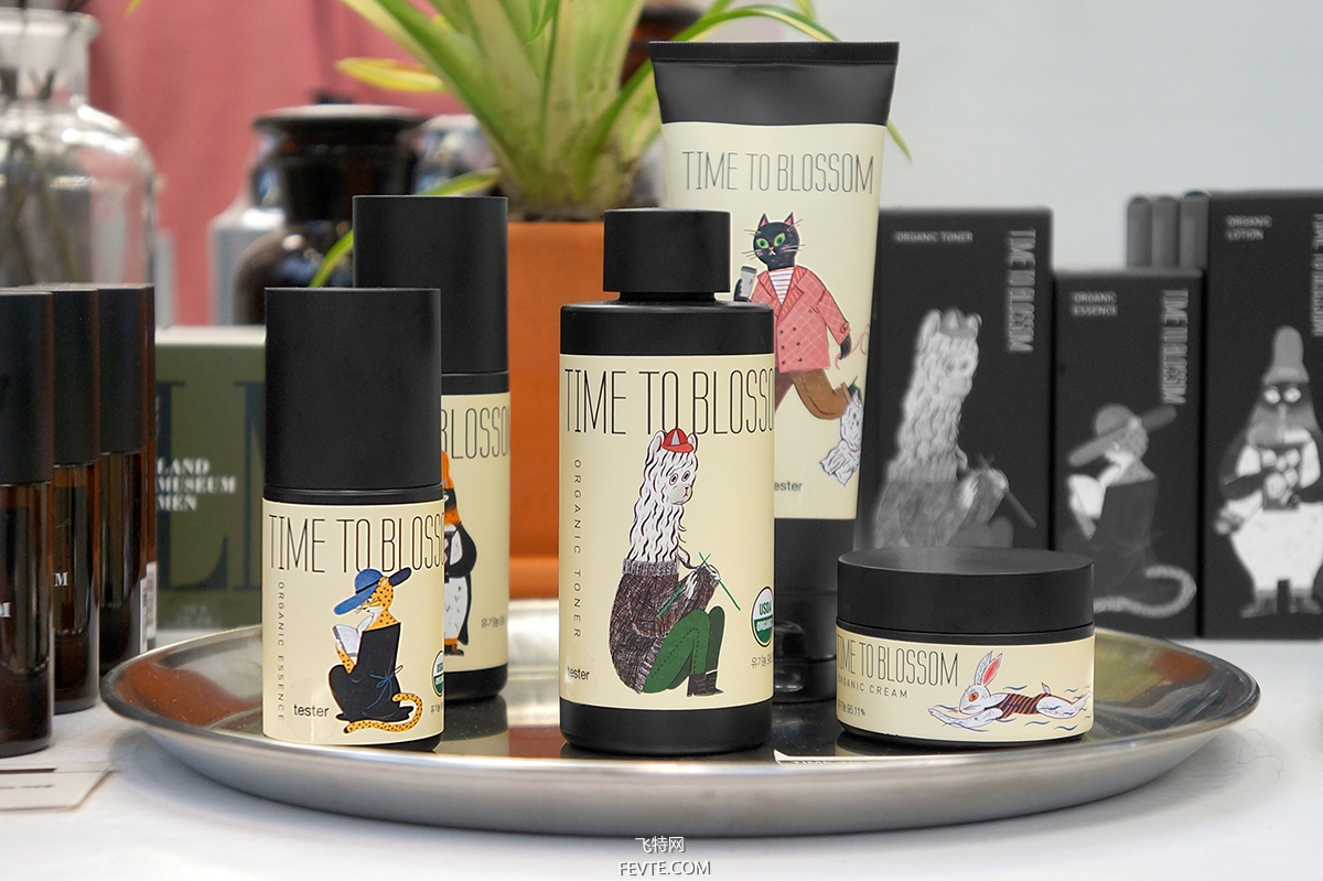 亚克力化妆品瓶子生产厂家告诉你，聚酯塑料PET瓶的开发与应用